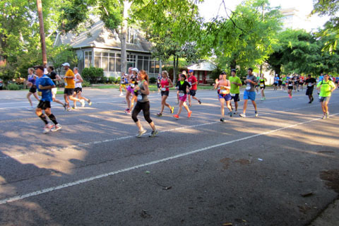 runners at Country music Marathon