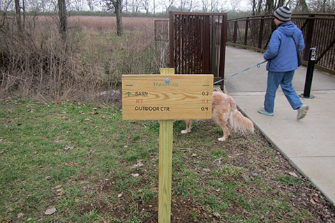 poplar Hollow Trailhead at Bells Bend Park 